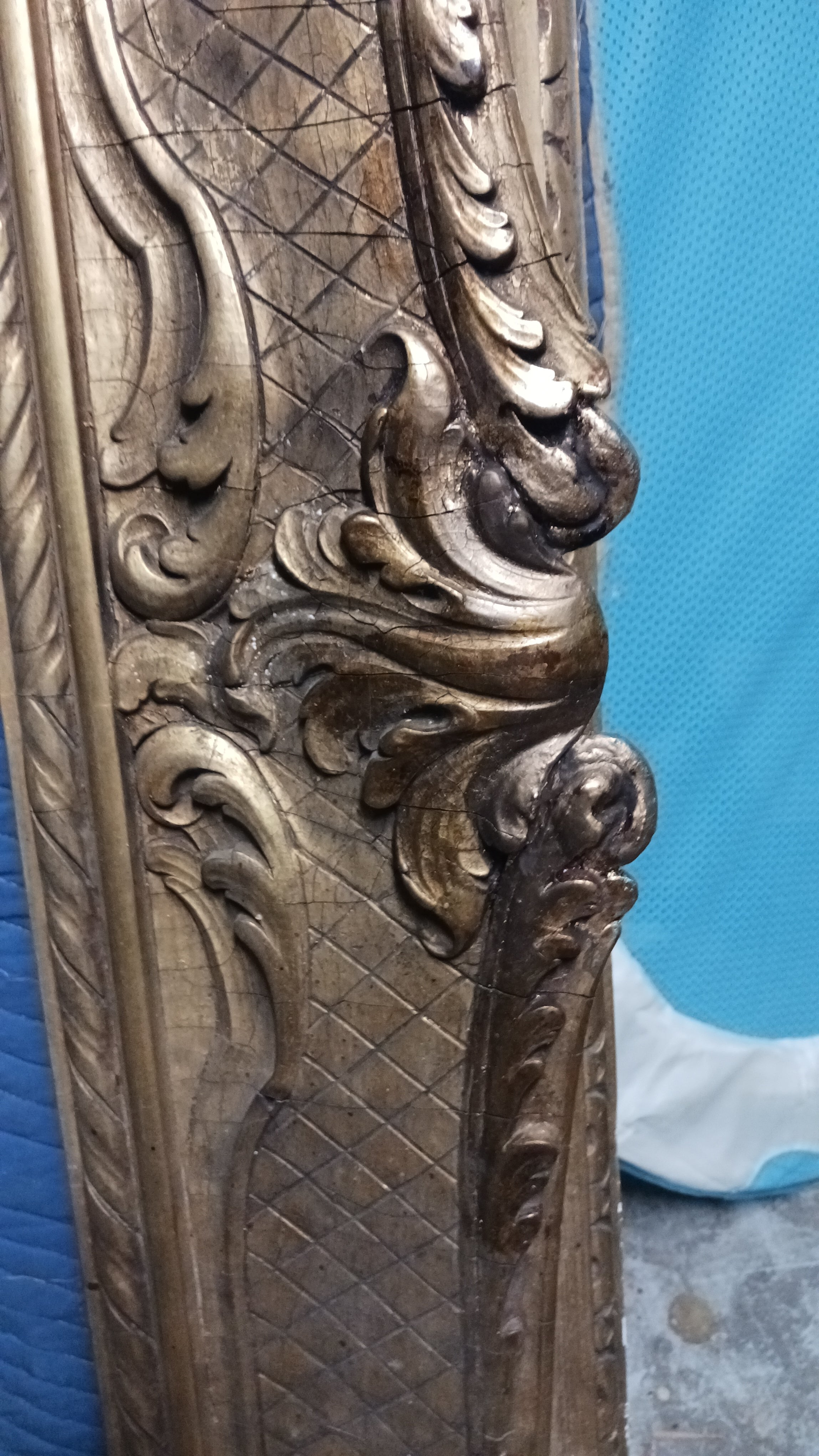 Majestic and Baronial Gilt Antique Frame for Painting or Mirror