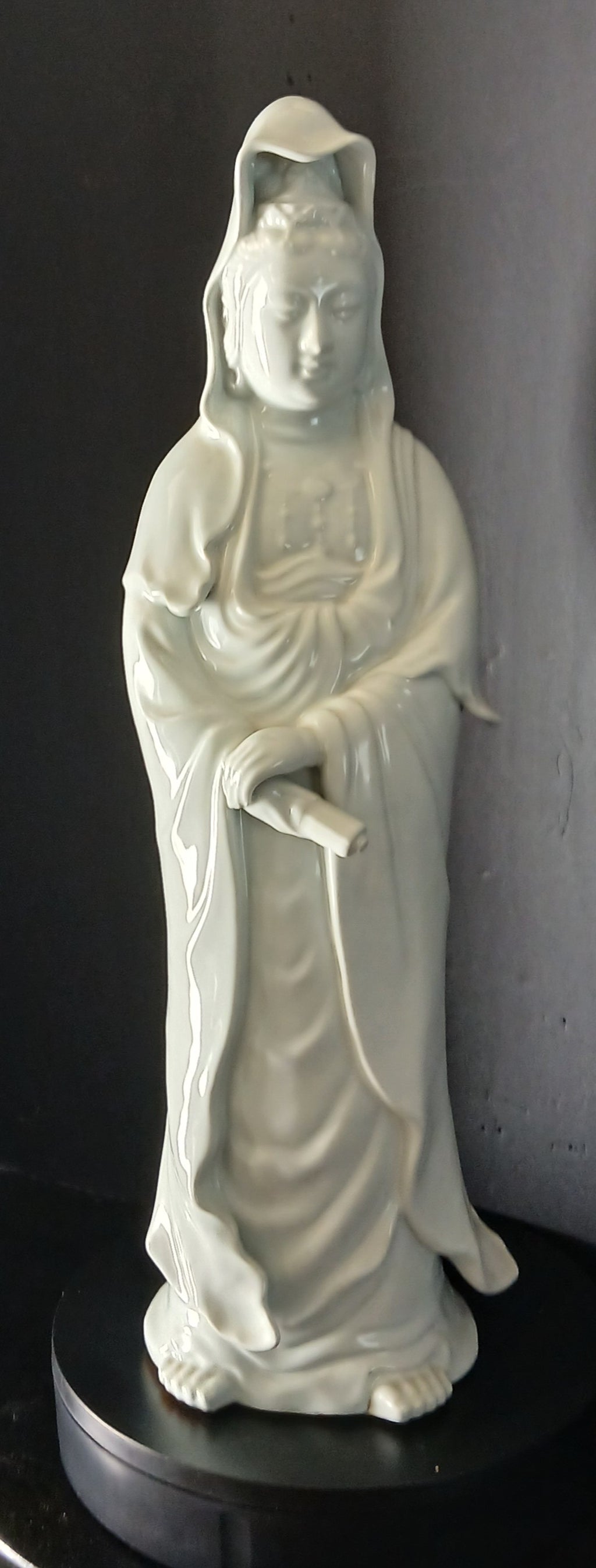Impressive 25" Blanc de Chine Dehua Porcelain Guanyin