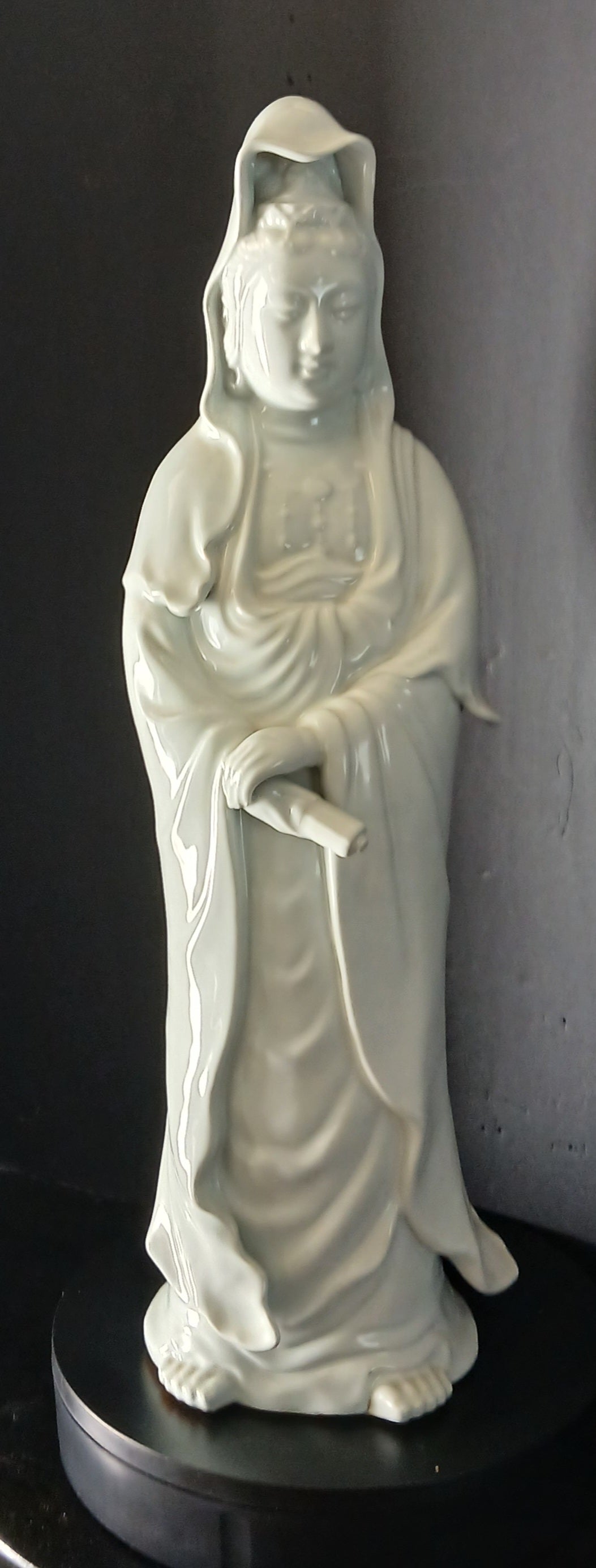 Impressive 25" Blanc de Chine Dehua Porcelain Guanyin