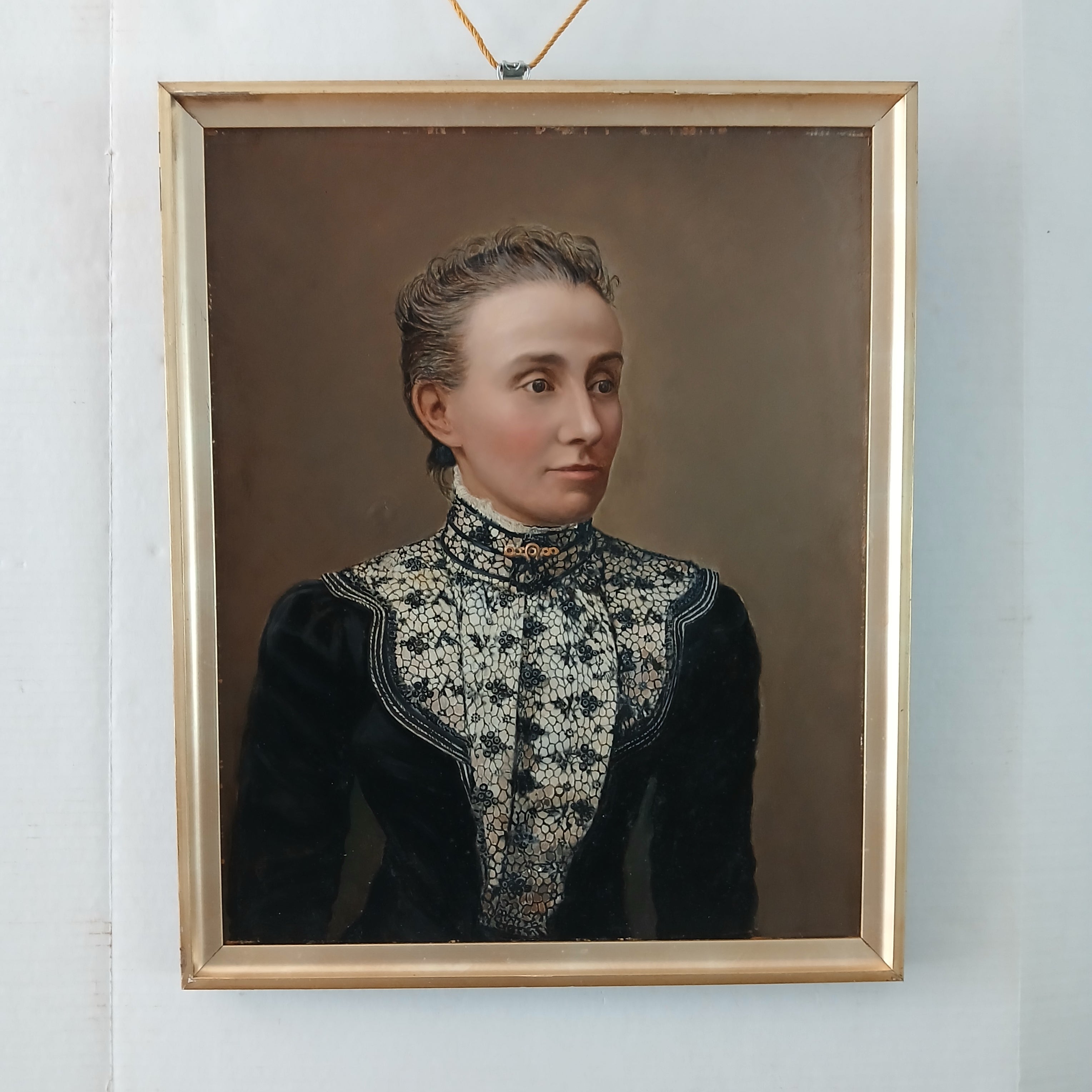 Edwardian Portrait of a Beautiful Lady c. 1890-1910