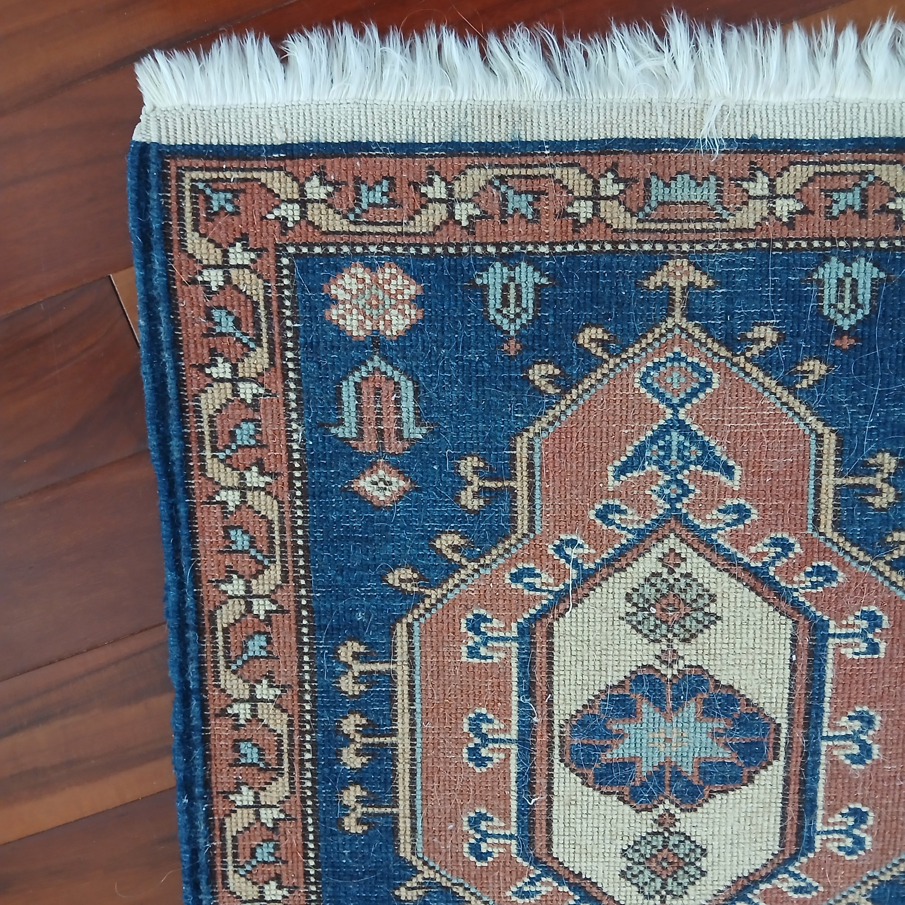 Pretty Handmade Vintage Turkish Oushak Throw Rug