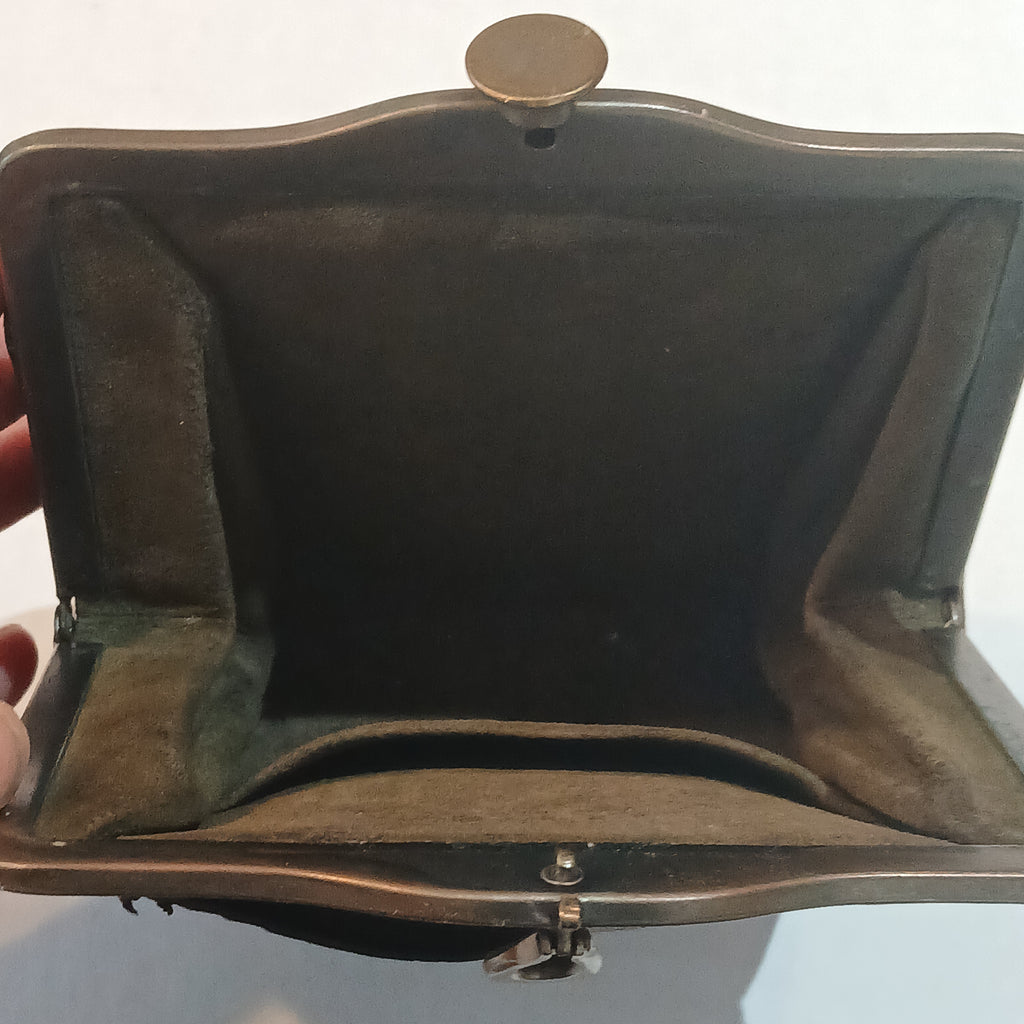 Vintage Turnloc Art Nouveau Style Tooled Leather Purse