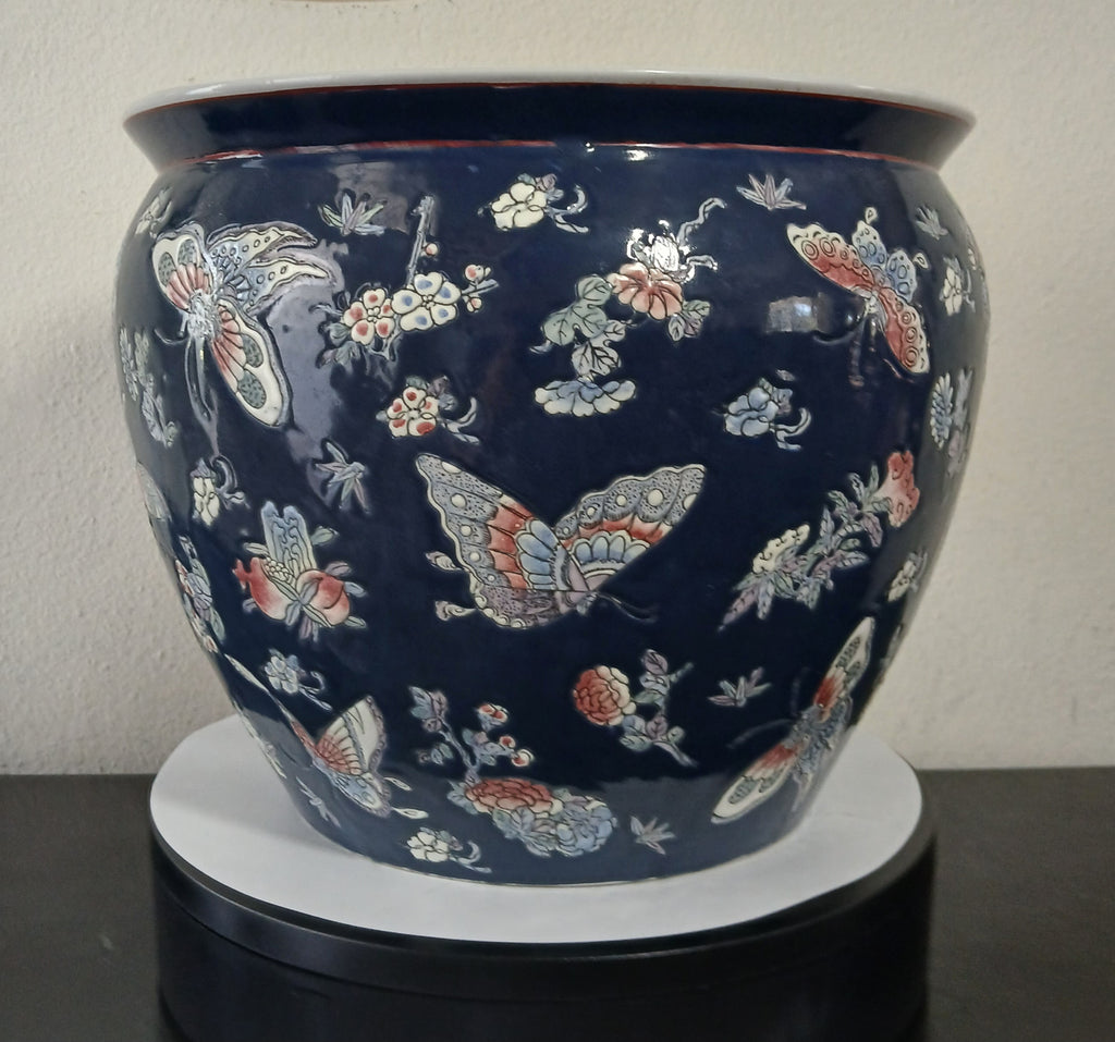 Magnificent Hand-painted Chinese Jardinière
