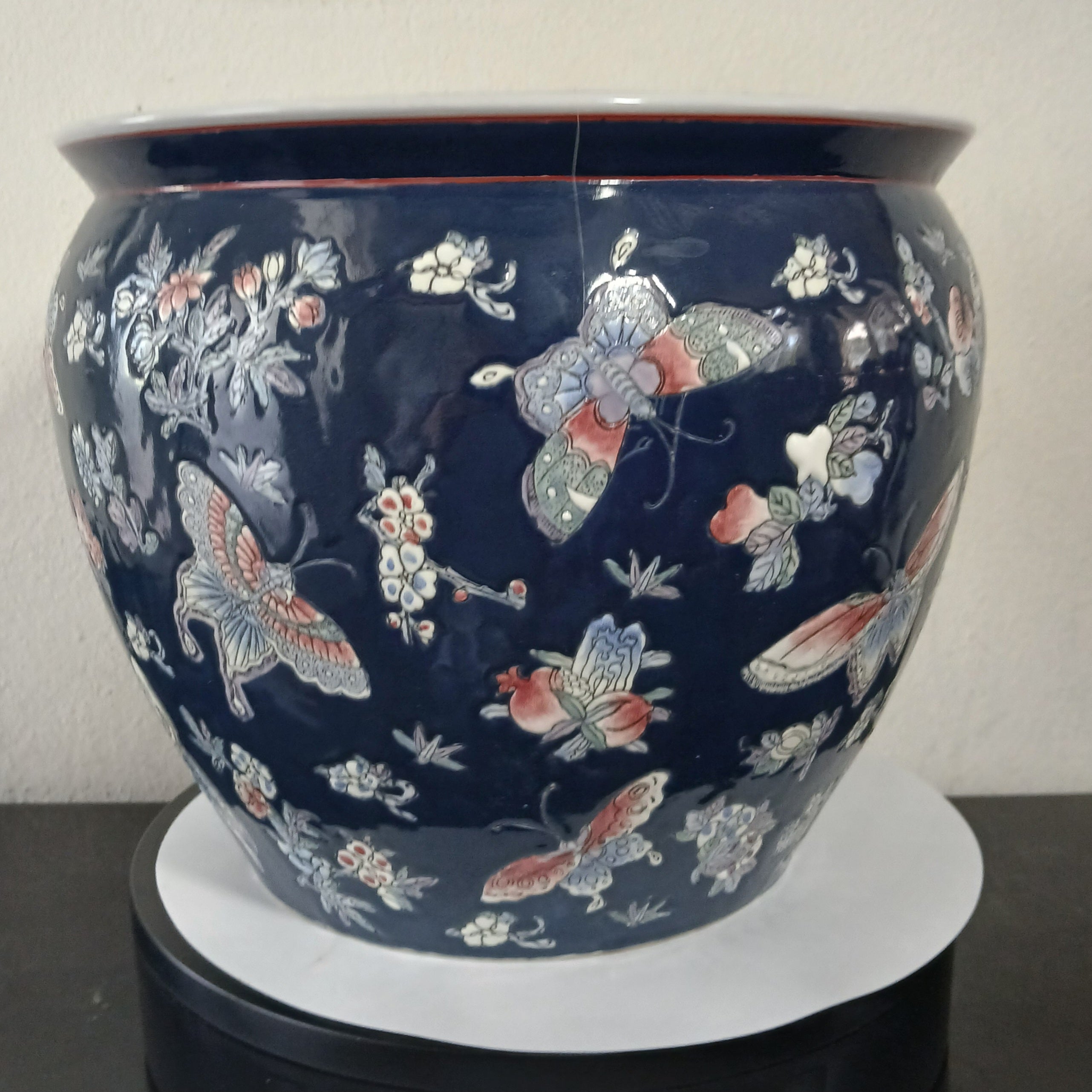 Magnificent Hand-painted Chinese Jardinière