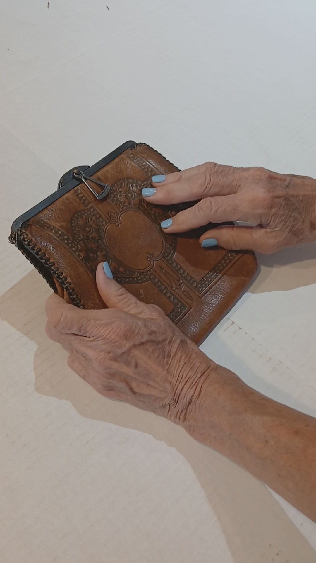 Vintage Amity Art Nouveau Style Tooled Leather Purse
