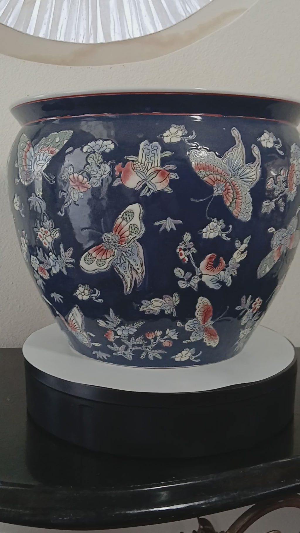 Magnificent Hand-painted Chinese Jardinière